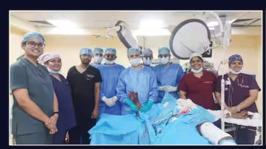 Doctors perform a miracle attach ear severed after being bitten by pit bull after 11-hour surgery ਡਾਕਟਰਾਂ ਨੇ ਕਰ ਵਿਖਾਇਆ ਕਮਾਲ, ਪਿੱਟਬੁੱਲ ਦੁਆਰਾ ਕੱਟੇ ਜਾਣ ਉੱਤੇ ਵੱਖ ਹੋਏ ਕੰਨ ਨੂੰ 11 ਘੰਟੇ ਚੱਲੀ ਸਰਜਰੀ ਤੋਂ ਬਾਅਦ ਜੋੜਿਆ