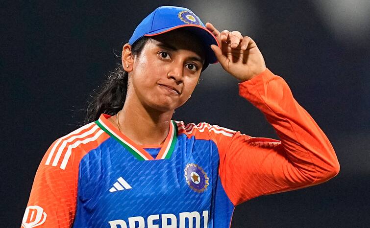 टीम इंडिया को मैच से ठीक पहले मिला सरप्राइज, इमोशनल हो गईं स्मृति मंधाना टीम इंडिया को मैच से ठीक पहले मिला सरप्राइज, इमोशनल हो गईं स्मृति मंधाना