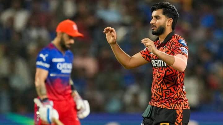 এই তারকাদের থেকে ২৬ বছর বয়সি ময়ঙ্ক মারকাণ্ডে অনেকটাই ছোট। তবে তিনি জাতীয় দলের গণ্ডির আশেপাশেও নেই। তাঁকেও আনক্যাপড হিসাবে রিটেন করা যেতেই পারে।