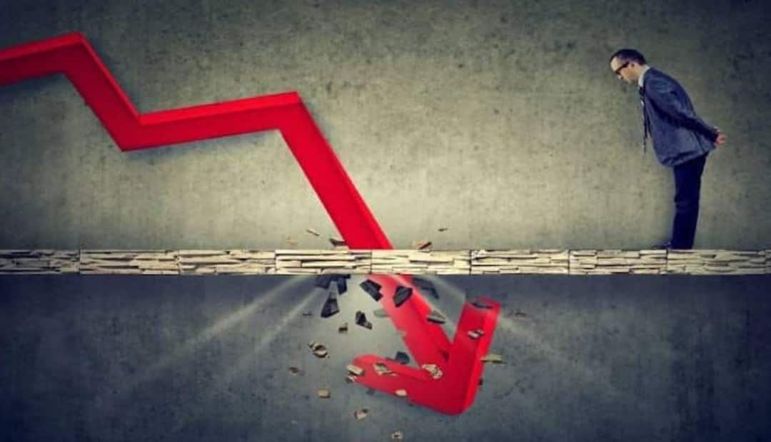 Stock markets fall Sensex falls by 252 points and Nifty by 68 points Share Market : शेअर बाजारात घसरणीचा सिलसिला सुरुच, सेन्सेक्समध्ये 252 अंकांची घसरण तर निफ्टीमध्ये 68 अंकांची घसरण 