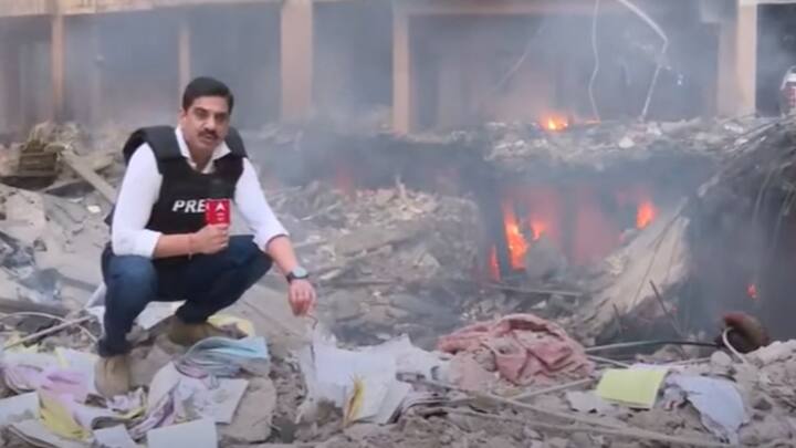 इस दौरान रिपोर्टिंग कर रहे ABP न्यूज़ के रिपोर्टर जगविंदर पटियाल के पास भी एक बम फट गया. हालांकि उन्हें कोई चोट नहीं लगी. वो पूरी तरह से सुरक्षित हैं.