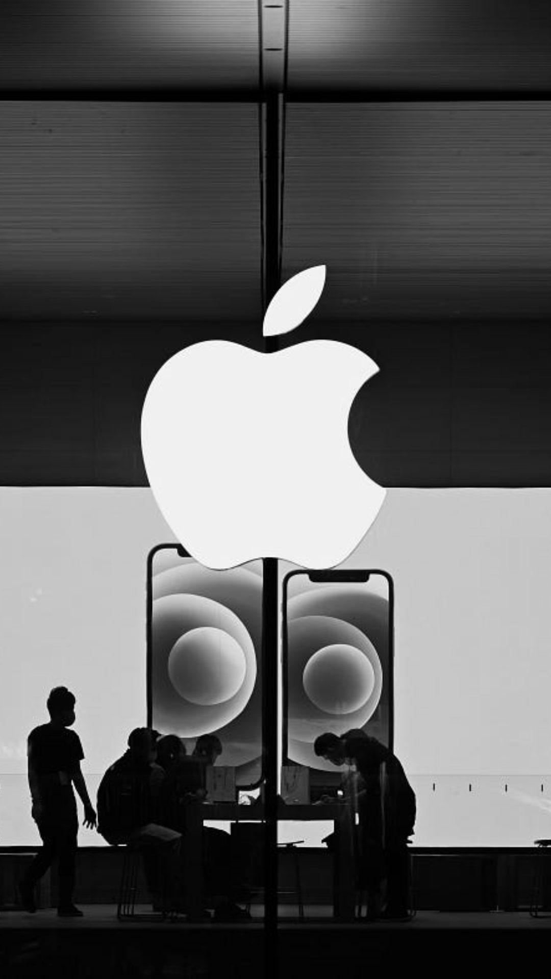 Apple के स्टोर दिल्ली और मुंबई में पहले से ही मौजूद हैं.