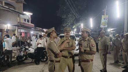 Amethi Teacher Family Murder: अमेठी में परिवार खत्म करने वाला चंदन फरार, डेढ़ महीने पहले हुई थी FIR, जानें- हत्याकांड की इनसाइड स्टोरी Amethi Teacher Family Murder: अमेठी में परिवार खत्म करने वाला चंदन फरार, डेढ़ महीने पहले हुई थी FIR, जानें- हत्याकांड की इनसाइड स्टोरी