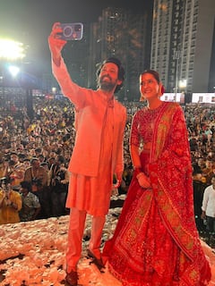 Vikrant Massey, Raashii Khanna Attend Garba Event With Falguni Pathak As They Begin 'The Sabarmati Report' Promotions - See Pics