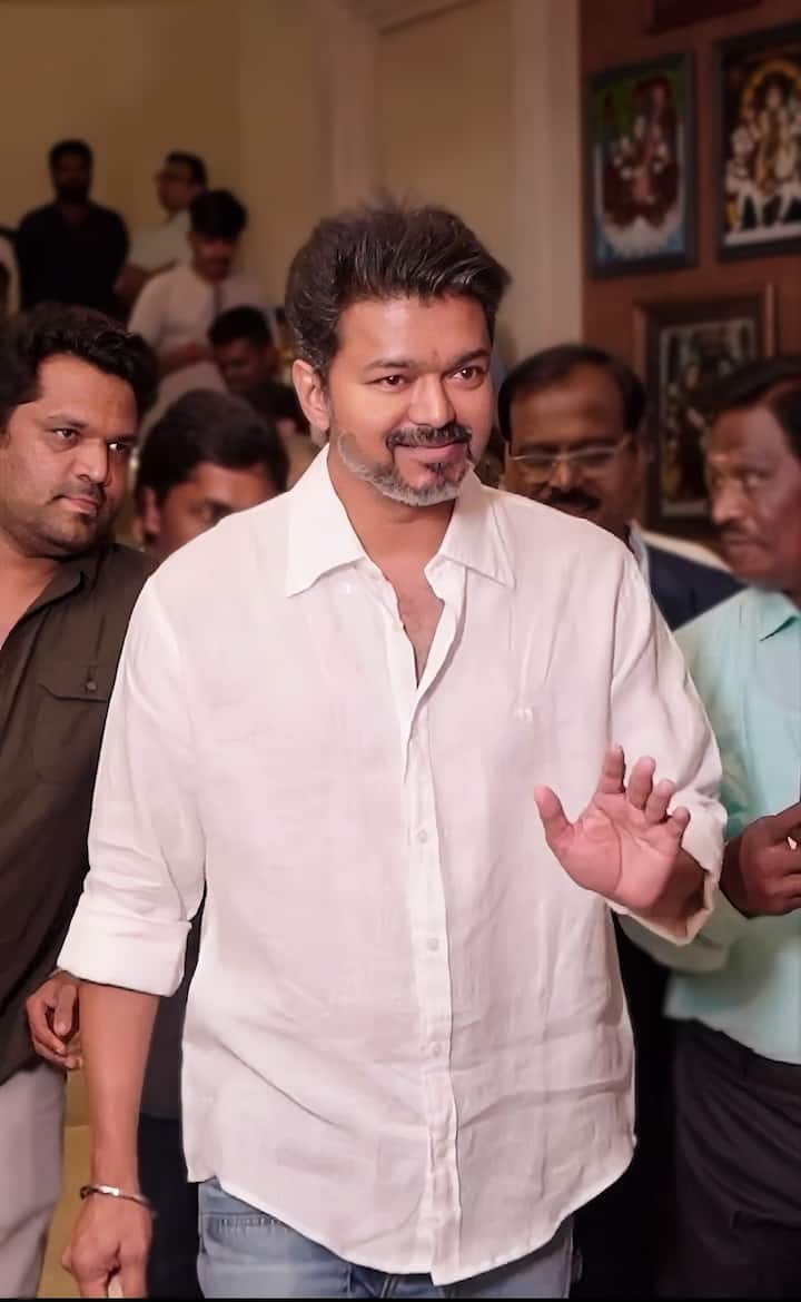 நம் கழகம், மற்ற அரசியல் கட்சிகள் போல் சாதாரண இயக்கமன்று காட்ட வேண்டும் .படையணியினர் ஓரிடத்தில் கூடினால், அந்த இடம் கட்டுப்பாடு மிக்கதாக மட்டுமில்லாமல் பக்குவம் நிறைந்ததாகவும் இருக்கும் என்பதையும் நாம் நிரூபித்துக் காட்ட வேண்டும்.