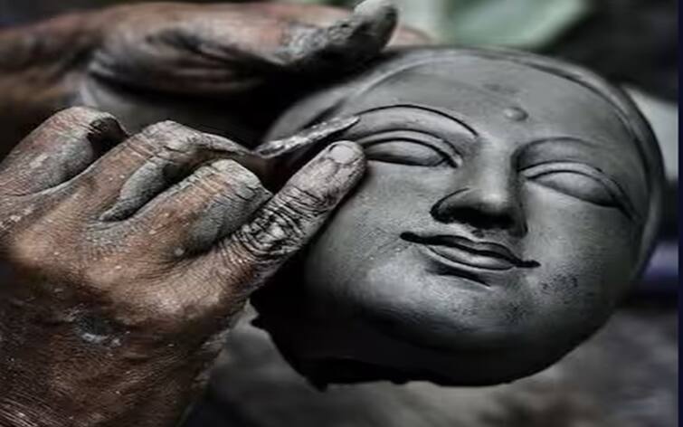 navratri-2024-why-goddess-durga-idol-make-from-the-prostitutes-courtyard-for-durga-puja Durga Puja 2024: વેશ્યાલયની માટીમાંથી કેમ બનાવવામાં આવે છે મા દુર્ગાની મૂર્તિ? રોચક છે ઈતિહાસ
