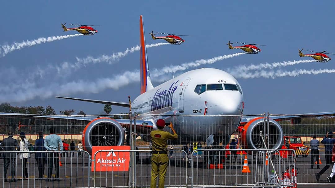 Air Force Show Chennai Tamil Nadu Air Force captains are participated in the show more than 1500000 peoples are ready to watch TNN Air Force Show Chennai: விமானப்படை சாகச நிகழ்ச்சி.. சுவாரசிய தகவல்களை பகிர்ந்த தமிழக வீரர்கள்