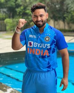 PHOTOS: ઉર્વશી રૌતેલાથી લઈને ઈશા નેગી સુધી, ઋષભ પંતનું નામ આ સુંદરીઓ સાથે જોડવામાં આવ્યું છે