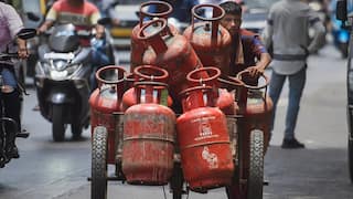 GAS Cylinder: கனமழைக்கு மத்தியில் பேரிடி - சிலிண்டர் விலை கிடுகிடு உயர்வு, எவ்வளவு தெரியுமா?