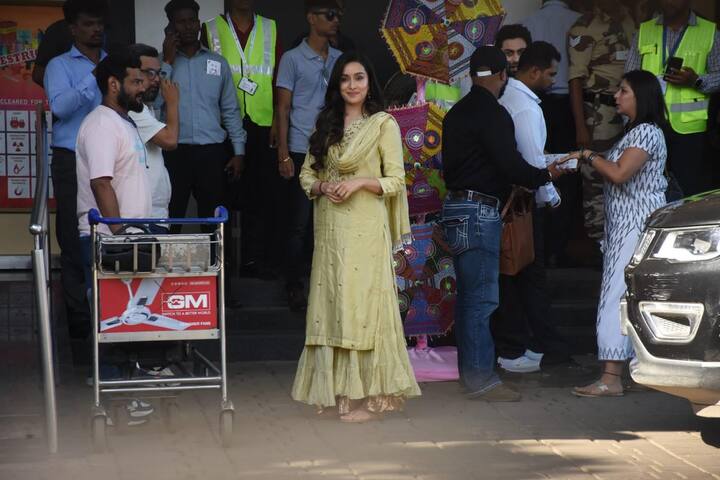 She wore a green coloured sharara set and kept her hair open.