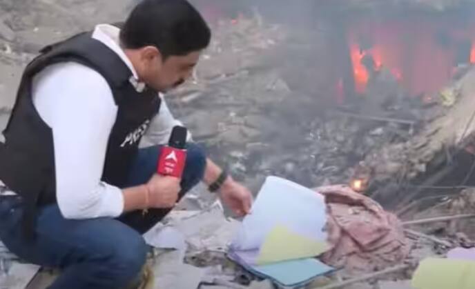 ਇਜ਼ਰਾਈਲ ਹਿਜ਼ਬੁੱਲਾ ਨੂੰ ਪੂਰੀ ਤਰ੍ਹਾਂ ਤਬਾਹ ਕਰਨ ਵਿੱਚ ਲੱਗਾ ਹੋਇਆ ਹੈ। ਉਹ ਹਿਜ਼ਬੁੱਲਾ ਦੇ ਹਰ ਲੜਾਕੇ ਨੂੰ ਨਿਸ਼ਾਨਾ ਬਣਾ ਰਿਹਾ ਹੈ। ਇਜ਼ਰਾਈਲ ਲਗਾਤਾਰ ਲੇਬਨਾਨ 'ਤੇ ਹਮਲੇ ਕਰ ਰਿਹਾ ਹੈ। ਇਹ ਬੇਰੂਤ ਵਿੱਚ ਹਿਜ਼ਬੁੱਲਾ ਦੇ ਟਿਕਾਣਿਆਂ ਨੂੰ ਲਗਾਤਾਰ ਨਿਸ਼ਾਨਾ ਬਣਾ ਰਿਹਾ ਹੈ।