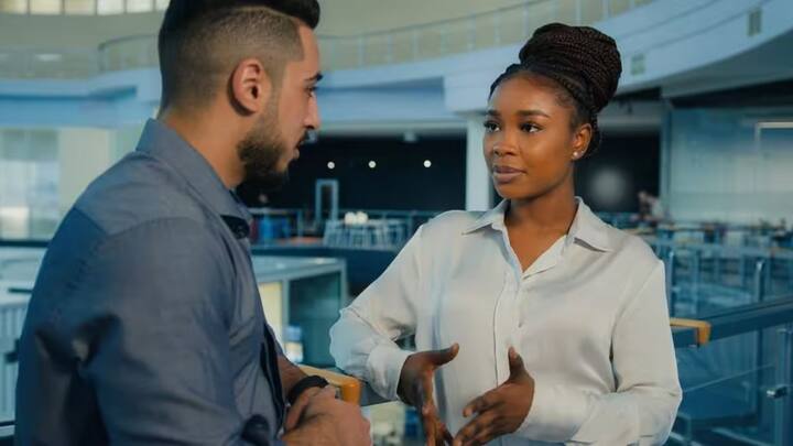 कई बार बहुत काम होने के चलते आप पर वर्कलोड बढ़ जाता है. इसीलिए अगर आपके पास ऑलरेडी काफी काम है और आपको कोई नया काम असाइन किया जा रहा है. तो आप उसे मना कर दें. और आपको लग रहा है आपको ज्यादा काम दे दिया गया है. तो आप अपने बॉस से इस बारे में बात करें.