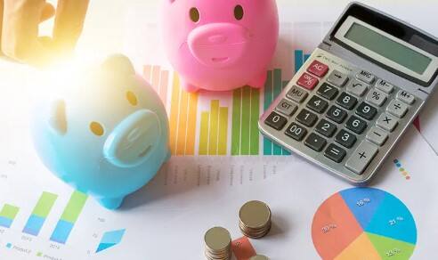 જો તમે આ સ્કીમમાં 5 વર્ષ માટે 15 લાખ રૂપિયા જમા કરાવો છો, તો વર્તમાન 8.2 ટકા વ્યાજ દર મુજબ તમને 5 વર્ષમાં માત્ર 6,15,000 રૂપિયા વ્યાજ તરીકે મળશે. જો વ્યાજની ગણતરી ત્રિમાસિક ધોરણે કરવામાં આવે તો દર ત્રણ મહિને ₹30,750 વ્યાજ મળશે. આ રીતે, રૂ. 15,00,000 અને રૂ. 6,15,000 વ્યાજની રકમ ઉમેરીને કુલ રૂ. 21,15,000 મેચ્યોરિટી રકમ તરીકે પ્રાપ્ત થશે.