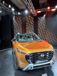 Nissan Magnite: બજેટમાં ફિટ અને ફીચર્સમાં હિટ, નિસાને આ ચમકતી કારને રિમોટ ફીચર સાથે રજૂ કરી છે