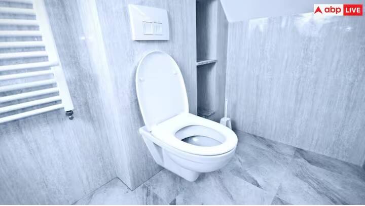 શરીરમાં કોલેસ્ટ્રોલ વધવાથી છાતીમાં દુખાવો, પ્રેશર, ચક્કર આવવા, પગમાં તીવ્ર દુખાવો, પગમાં સોજો જેવી સમસ્યાઓ થઈ શકે છે. આથી શરીરમાં કોલેસ્ટ્રોલ વધતાની સાથે જ તેની સમયસર સારવાર કરવી ખૂબ જ જરૂરી છે. જેની અવગણના ન કરવી જોઈએ.