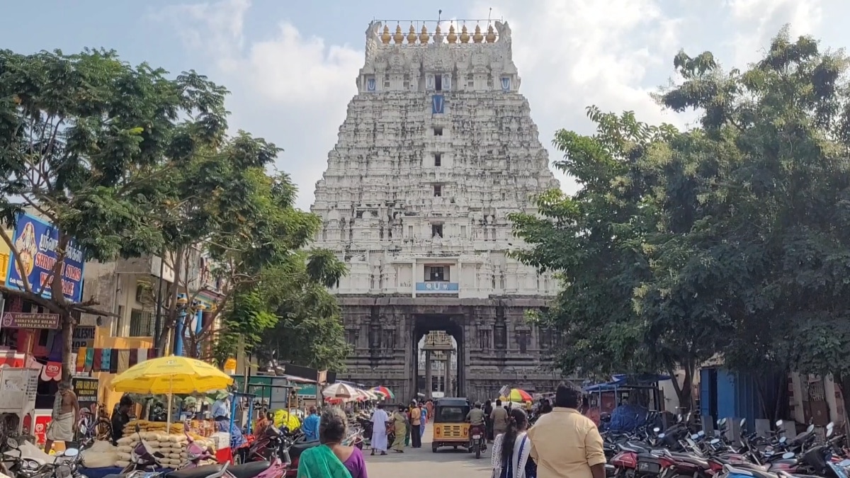 திருப்பதிக்கே டப் கொடுத்த காஞ்சிபுரம் வரதராஜ பெருமாள்.. கோயிலில் குவியும் பக்தர்கள்..