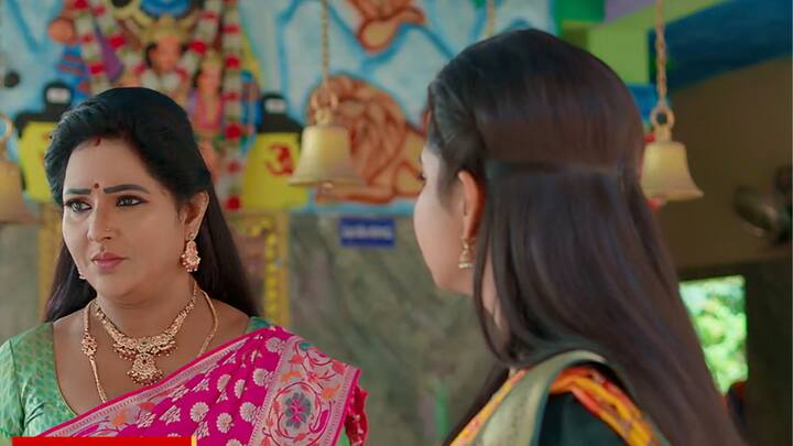 అమ్మ ఏది అని రాజ్ వచ్చి అడిగితే...మీ అమ్మ గుడికి వెళ్లింది ఆ కావ్యను కలిసేందుకు అని రుద్రాణి చెబుతుంది. జరిగినదంతా చెప్పిన అపర్ణ.. నువ్వు ఇప్పుడు వాడికి ఏమీ చెప్పాల్సిన అవసరం లేదు..ఇంటికొచ్చి బుద్ధిగా కాపురం చేసుకో అంటుంది... వెంటబెట్టుకుని ఇంటికి తీసుకొస్తుంది.. బ్రహ్మముడి అక్టోబరు 7 సోమవారం ఎపిసోడ్ లో ఇదే హైలెట్...