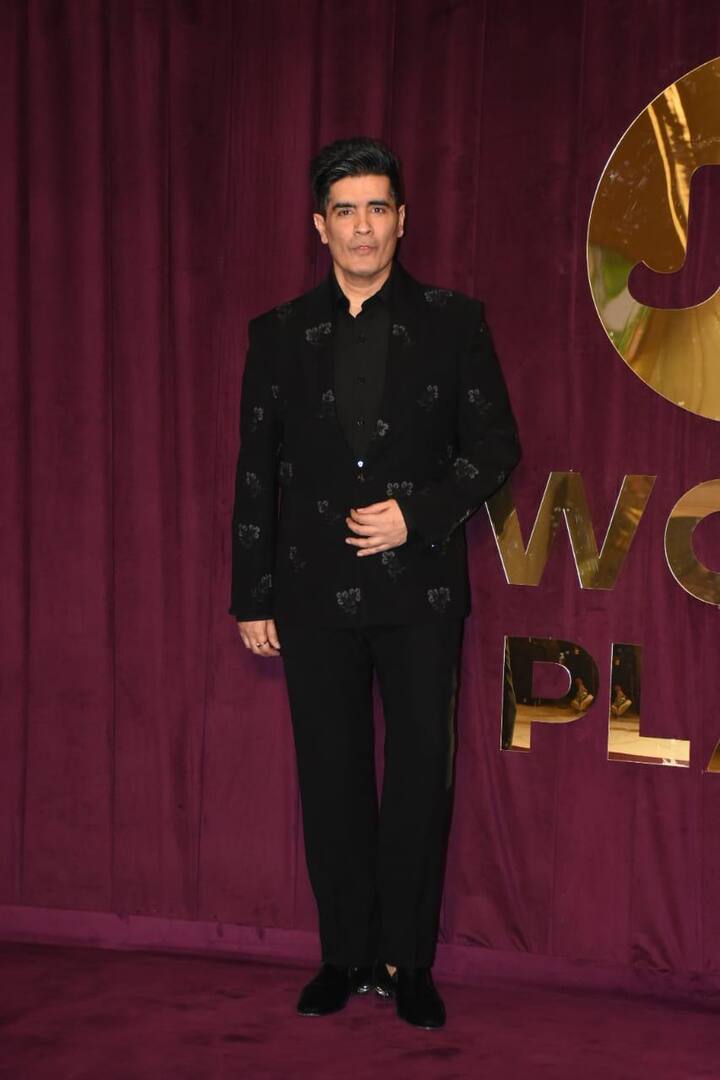 बता दें कि मनीष मल्होत्रा बी-टाउन के पॉपुलर डिजाइनर हैं. जिनकी आउटफिट बड़े से बड़े स्टार्स पहनना पसंद करते हैं.