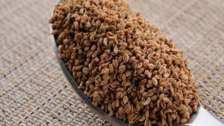 জোয়ান- মূলত বদহজমের সমস্যা থেকেই অ্যাসিডিটি এবং গ্যাসের লক্ষণ দেখা দেয়। এই সমস্যা এড়াতে সঙ্গে রাখুন জোয়ান। অনেকসময় ভারী খাবার খাওয়া হলে সহজপাচ্য না হওয়ার দরুণ একটু অস্বস্তি অনুভূত হতে পারে।