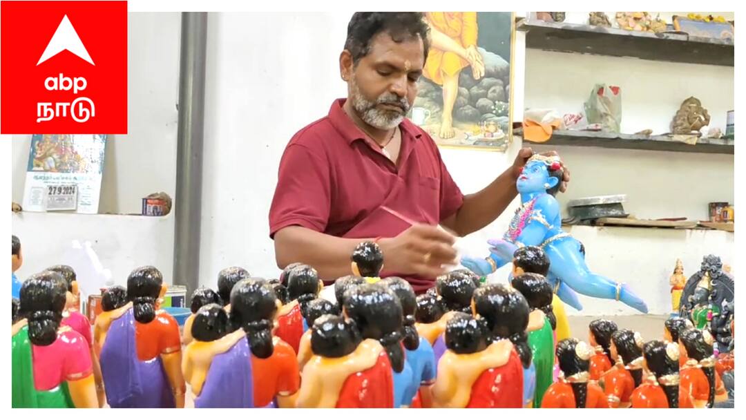 3டி தொழில்நுட்பத்துடன் போட்டியிடும் கைவினை களிமண் பொம்மைகள்- மயிலாடுதுறையில் கலக்கும் கைவினை கலைஞர்....! Mayiladuthurai news family has been excelling in making clay dolls for 200 years through 4 generations - TNN 3டி தொழில்நுட்பத்துடன் போட்டியிடும் கைவினை களிமண் பொம்மைகள்- மயிலாடுதுறையில் கலக்கும் கைவினை கலைஞர்....!