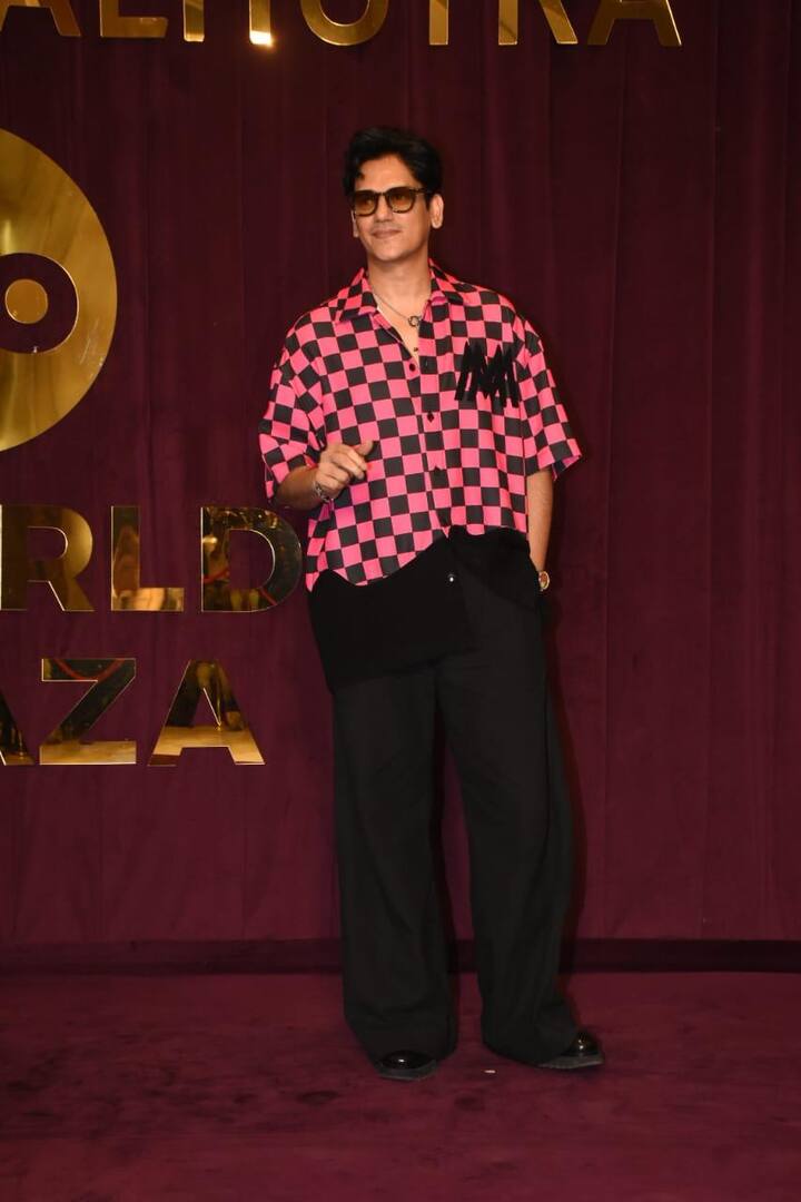 एक्टर विजय वर्मा भी इस स्टोर लॉन्च इवेंट में काफी कूल लुक में दिखे.