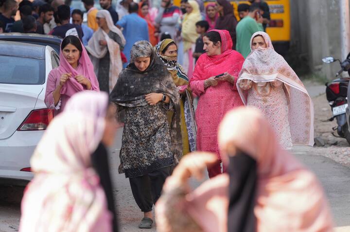 इंडिया टूडे सी-वोटर के एग्जिट पोल के मुताबिक जम्मू कश्मीर में अन्य को 6-11 सीटें मिल सकती है. ऐसे में यह साफ है कि अगर कांग्रेस गठबंधन यहां थोड़ी भी चूकती है तो फिर बीजेपी अन्य को अपने साथ लेकर बहुमत के आंकड़े के पास पहुंच सकती है.