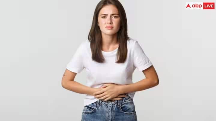 Piles: આયુર્વેદમાં પાઇલ્સ-હરસ-મસાના દર્દીઓ માટે ઘણા અસરકારક ઉપાયો સૂચવવામાં આવ્યા છે. આ લેખમાં અમે એવી વસ્તુઓ વિશે જણાવ્યું છે જેને ખાવાથી પાઈલ્સ સંપૂર્ણ રીતે મટી જાય છે. ખરાબ જીવનશૈલી અને ખાવા-પીવાની આદતોને કારણે પેટની તકલીફ થાય છે. જ્યારે પેટ લાંબા સમય સુધી અસ્વસ્થ રહે છે, તો તે પાઈલ્સનું કારણ બની શકે છે. જો પેટ સાફ ન થાય તો સ્થિતિ વધુ ગંભીર બની જાય છે. આયુર્વેદમાં પાઈલ્સને 'અરષા' કહે છે.