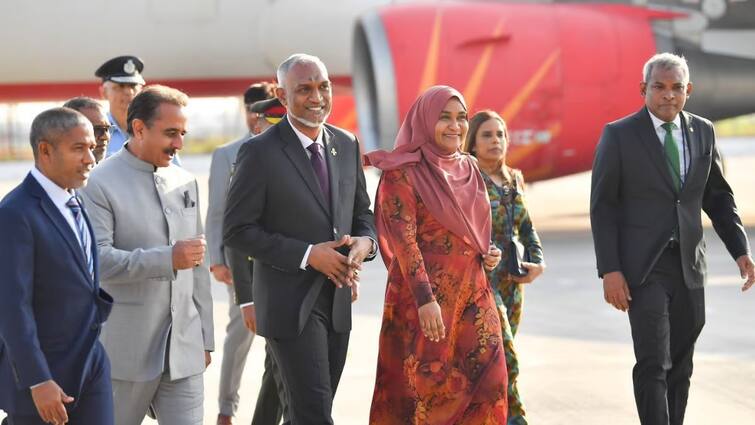 Maldives President Mohamed Muizzu Arrives In New Delhi For 1st Bilateral Visit முதல் இரு தரப்பு பயணம்.. டெல்லி வந்த மாலத்தீவு அதிபர் முய்சு.. சீனாவுக்கு செக்?