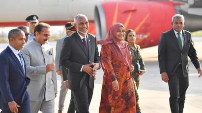 Maldives President Mohamed Muizzu Arrives In New Delhi For 1st Bilateral Visit முதல் இரு தரப்பு பயணம்.. டெல்லி வந்த மாலத்தீவு அதிபர் முய்சு.. சீனாவுக்கு செக்?