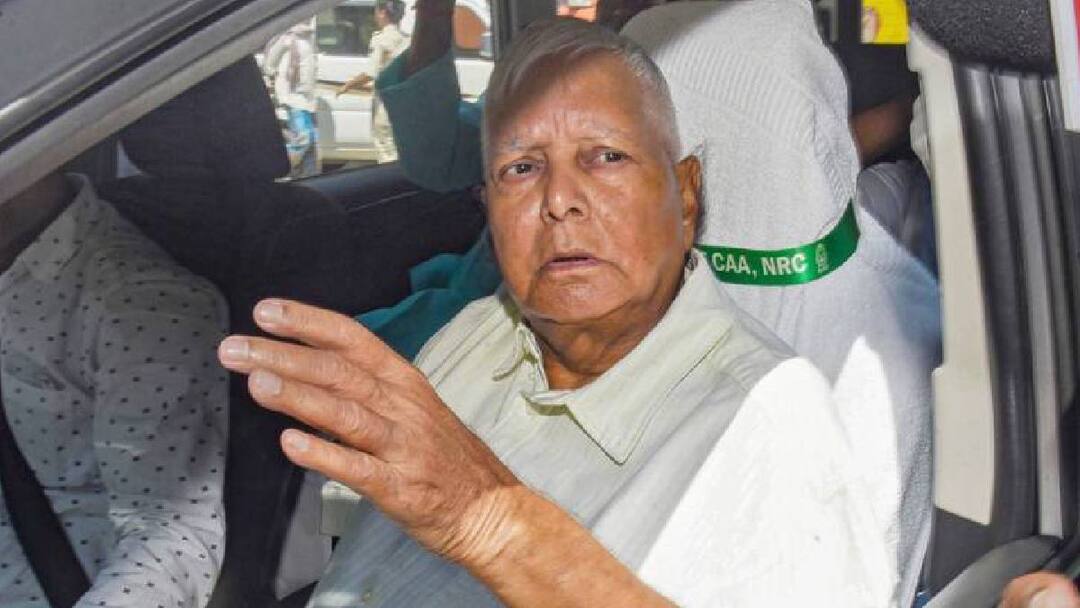 Bihar Politics: 'पराजय है नरेंद्र मोदी की', दिल्ली रवाना होने से पहले दो राज्यों के एग्जिट पोल के नतीजों पर बोले लालू यादव RJD supremo Lalu Yadav leaves for Delhi to appear in court In land for job case Bihar Politics: 'पराजय है नरेंद्र मोदी की', दिल्ली रवाना होने से पहले दो राज्यों के एग्जिट पोल के नतीजों पर बोले लालू यादव