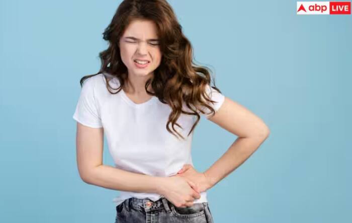 ਮਾੜੀ ਜੀਵਨ ਸ਼ੈਲੀ ਅਤੇ ਖਾਣ-ਪੀਣ ਦੀਆਂ ਆਦਤਾਂ ਕਰਕੇ ਪੇਟ ਖਰਾਬ ਹੁੰਦਾ ਹੈ। ਲੰਬੇ ਸਮੇਂ ਤੱਕ ਪੇਟ ਖਰਾਬ ਰਹਿਣ 'ਤੇ ਬਵਾਸੀਰ ਹੋ ਸਕਦੀ ਹੈ। ਪੇਟ ਦੀ ਸਫਾਈ ਨਾ ਹੋਣ 'ਤੇ ਸਥਿਤੀ ਹੋਰ ਵੀ ਗੰਭੀਰ ਹੋ ਜਾਂਦੀ ਹੈ। ਆਯੁਰਵੇਦ ਵਿੱਚ ਬਵਾਸੀਰ ਨੂੰ ‘ਅਰਸ਼’ ਕਿਹਾ ਜਾਂਦਾ ਹੈ। ਜਦੋਂ ਸਰੀਰ ਵਿੱਚ ਤਿੰਨੇ ਦੋਸ਼ - ਵਾਤ, ਪਿੱਤ ਅਤੇ ਕਫ ਵੱਧ ਜਾਂਦੇ ਹਨ, ਤਾਂ ਇਸਨੂੰ ਸੁੱਕੀ ਬਵਾਸੀਰ ਕਹਿੰਦੇ ਹਨ। ਜਦੋਂ ਬਵਾਸੀਰ ਵਿੱਚ ਬਹੁਤ ਜ਼ਿਆਦਾ ਵਾਤ ਜਾਂ ਕਫ ਹੁੰਦਾ ਹੈ, ਤਾਂ ਇਸਨੂੰ ਸੁੱਕੀ ਬਵਾਸੀਰ ਕਿਹਾ ਜਾਂਦਾ ਹੈ। ਜੇਕਰ ਬਵਾਸੀਰ ਵਿੱਚ ਖੂਨ ਅਤੇ ਪਿਤ ਦੀ ਮਾਤਰਾ ਵੱਧ ਜਾਵੇ ਤਾਂ ਇਹ ਖੂਨੀ ਬਵਾਸੀਰ ਬਣ ਜਾਂਦੀ ਹੈ ਜਿਸ ਨਾਲ ਜ਼ਿਆਦਾ ਦਰਦ ਹੁੰਦਾ ਹੈ। ਜੇਕਰ ਤੁਹਾਨੂੰ ਵੀ ਇਹ ਸਮੱਸਿਆ ਹੈ ਤਾਂ ਆਪਣੀ ਖਾਣ-ਪੀਣ ਦੀਆਂ ਆਦਤਾਂ 'ਚ ਕੁਝ ਬਦਲਾਅ ਕਰੋ ਅਤੇ ਕੁਝ ਘਰੇਲੂ ਨੁਸਖਿਆਂ ਨੂੰ ਵੀ ਅਪਣਾਓ। ਇਸ ਨਾਲ ਬਵਾਸੀਰ ਦੀ ਸਮੱਸਿਆ ਇਕ ਹਫਤੇ 'ਚ ਦੂਰ ਹੋ ਜਾਵੇਗੀ।