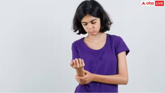 Arthritis: ਨੌਜਵਾਨਾਂ 'ਚ ਵੱਧ ਰਹੀ ਗਠੀਏ ਦੀ ਬਿਮਾਰੀ, ਜਾਣੋ ਲੱਛਣ ਤੇ ਕਿਹੜੇ ਲੋਕਾਂ ਨੂੰ ਹੁੰਦਾ ਵੱਧ ਖਤਰਾ? Arthritis: ਨੌਜਵਾਨਾਂ 'ਚ ਵੱਧ ਰਹੀ ਗਠੀਏ ਦੀ ਬਿਮਾਰੀ, ਜਾਣੋ ਲੱਛਣ ਤੇ ਕਿਹੜੇ ਲੋਕਾਂ ਨੂੰ ਹੁੰਦਾ ਵੱਧ ਖਤਰਾ?