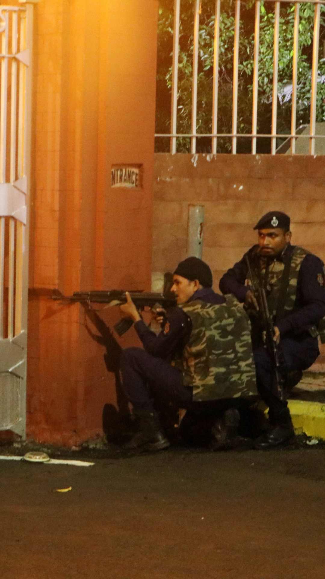 प्रशिक्षण के बाद, उनकी