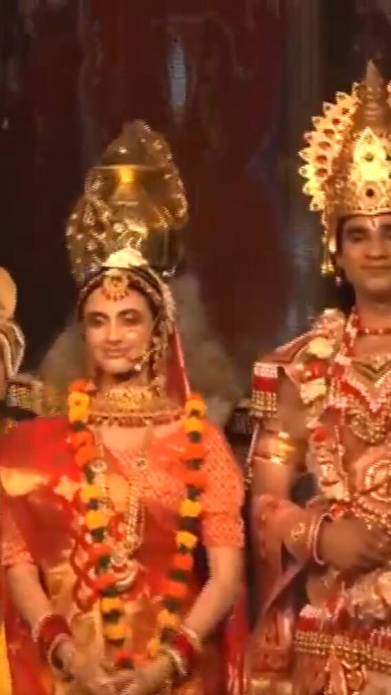 अयोध्या की रामलीला में मिस यूनिवर्स इंडिया बनीं माता सीता