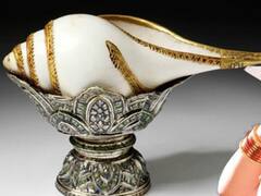 Vastu Tips :  दिवाळीआधीच घराच्या 'या' दिशेला ठेवा शंख; पैशांची आवक वाढेल, देवी लक्ष्मीची राहील कृपा