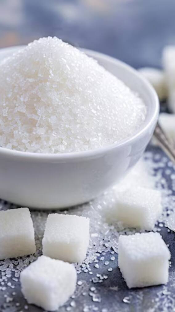 चीनी को सफेद बनाने के लिए क्या मिलाया जाता है