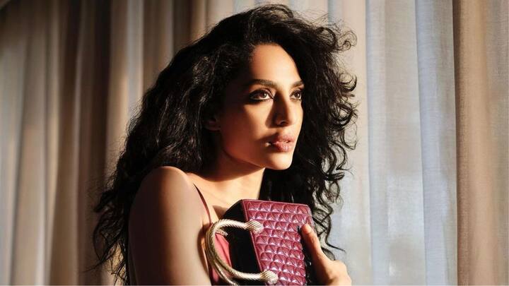 Sobhita Dhulipala Photos :  అక్కినేని వారింట్లో కోడలిగా అడుగుపెట్టబోయే శోభితా ధూళిపాల...తన సోదరి సమంత, తనకు కాబోయే భర్త నాగచైతన్య గురించి ఇంట్రెస్టింగ్ కామెంట్స్ చేసింది...