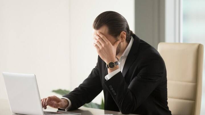 কিছুদিন আগেই অফিসের অত্যধিক কাজের চাপ সামলাতে না পেরে ২৬ বছর বয়সী এক তরুণীর মৃত্যুর খবর প্রকাশ্যে এসেছে।   ছবি-  ফ্রিপিক