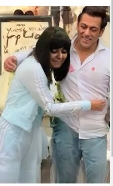 ਸਲਮਾਨ ਨਾਲ ਮਿਲੀ ਅਭਿਸ਼ੇਕ-ਐਸ਼ਵਰਿਆ ਦੀ ਬੇਟੀ ਆਰਾਧਿਆ! ਇੰਟਰਨੈੱਟ 'ਤੇ ਮੱਚੀ ਤਰਥੱਲੀ