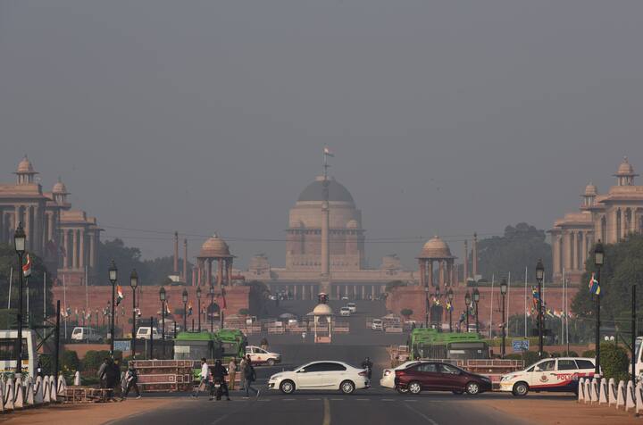 मौसम विभाग के अनुसार सोमवार को अधिकतम एवं न्यूनतम तापमान क्रमश: 36 और 25 डिग्री सेल्सियस रहने की संभावना है.