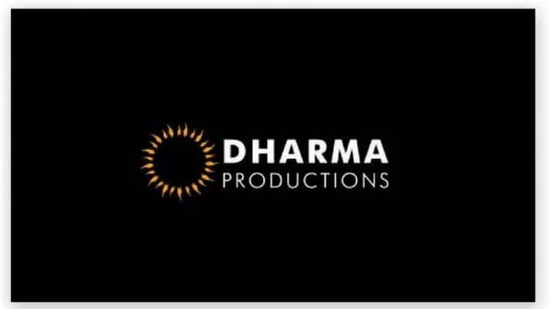 dharma production owner Karan Johar decided to put stop all pre release screenings know details Karan Johar अब रिलीज से पहले नहीं दिखाएंगे रिव्यूवर्स को फिल्म, जानें क्यों लिया Dharma Productions ने इतना बड़ा फैसला