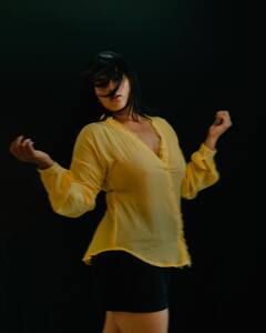 Kavya Kalyanram : స్టన్నింగ్​ లుక్​లో బలగం బ్యూటీ.. వెట్​ లుక్​లో హీట్​ ఎక్కిస్తున్న కావ్య కళ్యాణ్ ​రామ్