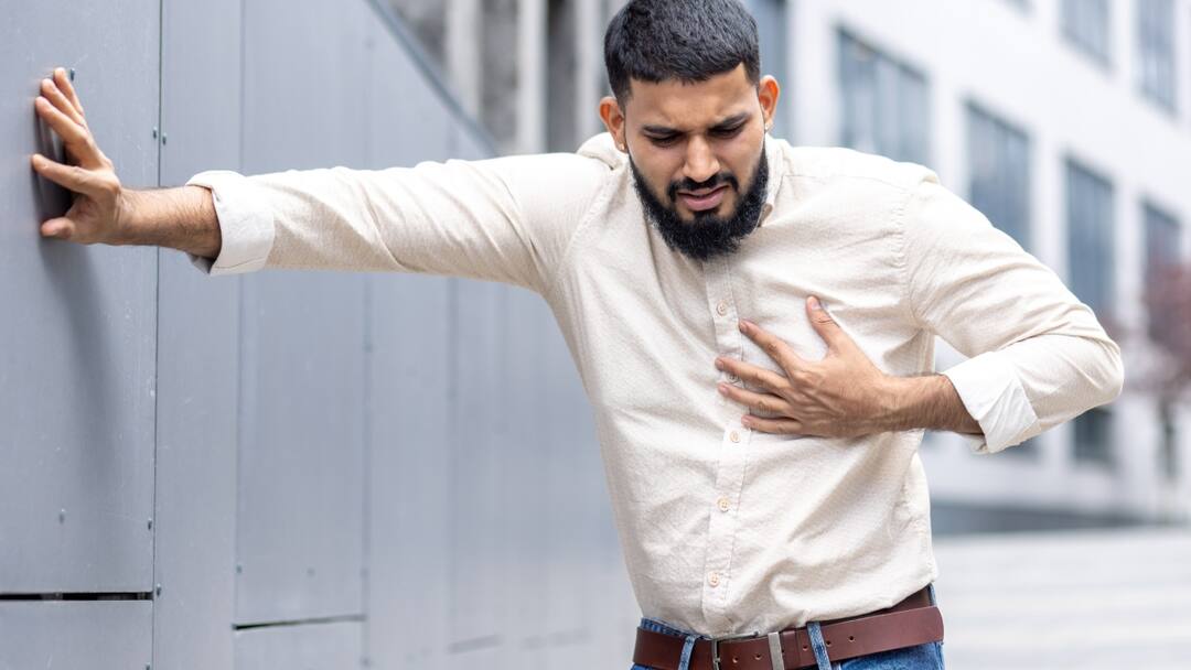 Clogged Arteries : మగవారిలో గుండె సమస్యలు పెరగడానికి కారణం ఇదే.. కారకాలు, తీసుకోవాల్సిన జాగ్రత్తలు Atherosclerosis aka Clogged Arteries Causes and Symptoms and Complications and Diet Tips Clogged Arteries : మగవారిలో గుండె సమస్యలు పెరగడానికి కారణం ఇదే.. కారకాలు, తీసుకోవాల్సిన జాగ్రత్తలు