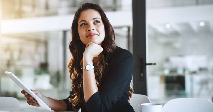 कामात हे लोक स्मार्ट असतात, नोकरी असो किंवा व्यवसाय, या दोन्हीमध्ये ते चांगलं यश मिळवतात. या लोकांना कमी मेहनत करूनही आयुष्यात अधिक यश मिळतं.