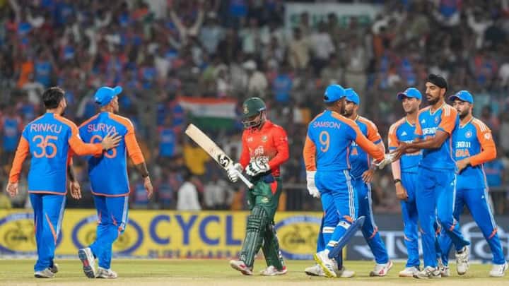 ম্যাচের প্রথম ওভারেই অধিনায়ক সূর্যকুমার যাদবের ফিল্ডিং নেওয়ার সিদ্ধান্তকে সঠিক বলে প্রমাণ করেন অর্শদীপ সিংহ। বাংলাদেশের লিটন দাসকে ফেরান তিনি। আরেক ওপেনার পারভেজও অর্শদীপেরই শিকার হন।