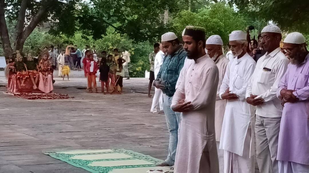 Ramlila 2024: दुनिया को नजीर पेश करता वाराणसी, मगरिब की नमाज संग गुंजती है मानस की चौपाई Ramlila 2024 Varanasi presents an example in world Chaupai of Manas resonates with Maghrib Namaz ann Ramlila 2024: दुनिया को नजीर पेश करता वाराणसी, मगरिब की नमाज संग गुंजती है मानस की चौपाई