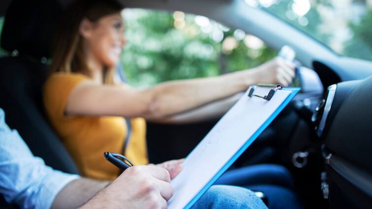 Driving License के लिए तुरंत पास कर लेंगे टेस्ट, बस फॉलो करने होंगे ये आसान टिप्स Driving License Test How to Pass Easy Steps to Follow New Rules know here Driving License के लिए तुरंत पास कर लेंगे टेस्ट, बस फॉलो करने होंगे ये आसान टिप्स
