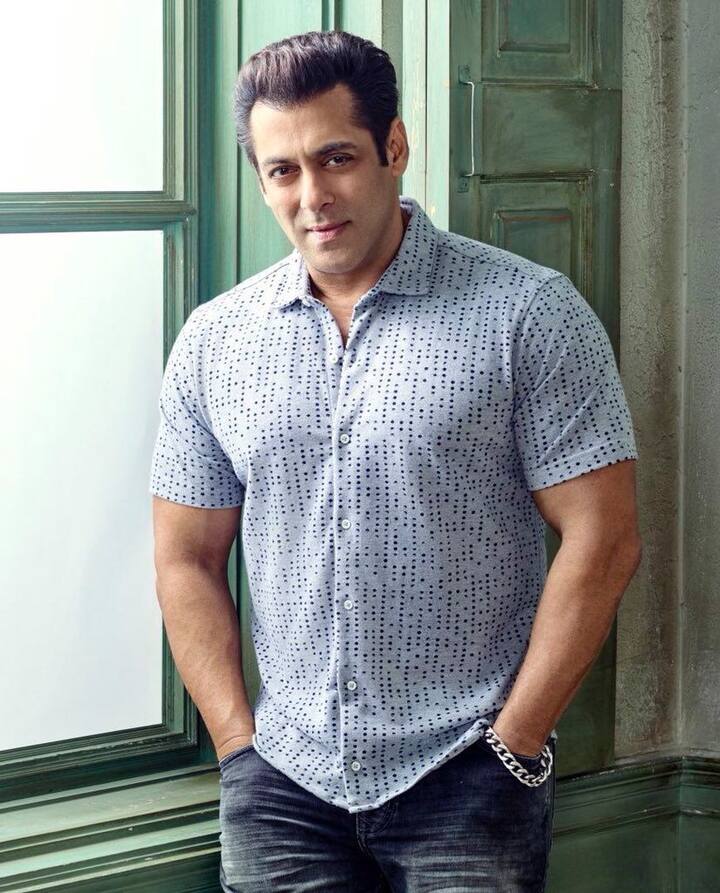 वहीं वर्कफ्रंट की बात करें सलमान खान आखिरी बार फिल्म ‘टाइगर 3’ में नजर आए थे. अब जल्द ही एक्टर ‘सिकंदर’ में दिखाई देंगे.