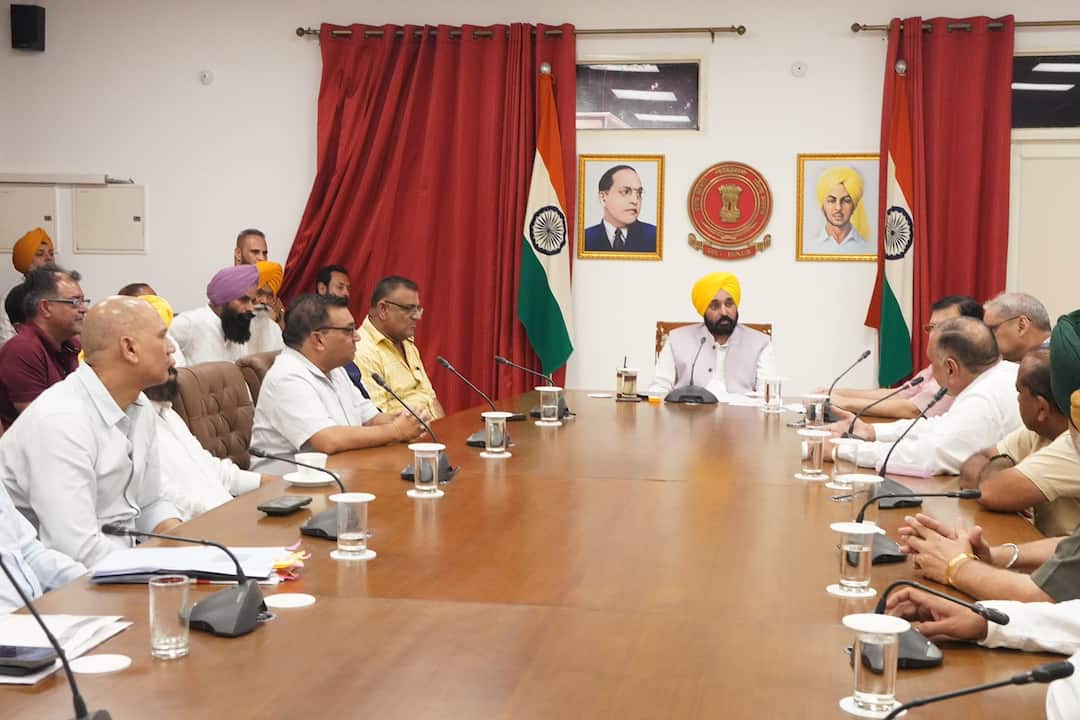 FCI ਖਿਲਾਫ ਕਾਨੂੰਨੀ ਲੜਾਈ ਲਈ ਮਾਨ ਸਰਕਾਰ ਤਿਆਰ, ਅੱਜ ਦੀ ਮੀਟਿੰਗ 'ਚ ਕੀਤਾ ਵੱਡਾ ਐਲਾਨ Punjab purchase of paddy will start from tomorrow FCI ਖਿਲਾਫ ਕਾਨੂੰਨੀ ਲੜਾਈ ਲਈ ਮਾਨ ਸਰਕਾਰ ਤਿਆਰ, ਅੱਜ ਦੀ ਮੀਟਿੰਗ 'ਚ ਕੀਤਾ ਵੱਡਾ ਐਲਾਨ