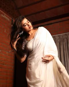 Kethika Sharma : చీరకట్టులో కేతిక శర్మ.. స్వర్గం నుంచి దిగివచ్చిన అప్సరసలా ఉందంటోన్న ఫ్యాన్స్